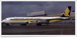 Singapore Airlines Boeing B.707-338C 9V-BFN