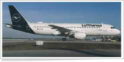 Lufthansa Airbus A-320-214 D-AIZC