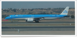 KLM Cityhopper Embraer ERJ-195-E2 PH-NXB