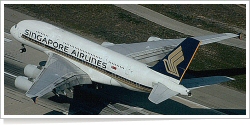 Singapore Airlines Airbus A-380-841 9V-SKD