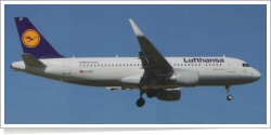 Lufthansa Airbus A-320-214 D-AIZP