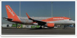 EasyJet Airline Airbus A-320-214 G-EZOX