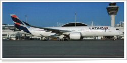 Qatar Airways Airbus A-350-941 A7-AMA