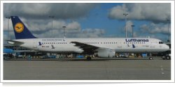 Lufthansa Airbus A-321-131 D-AIRR