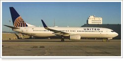 United Airlines Boeing B.737-924 N37456