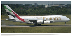 Emirates Airbus A-380-861 A6-EOG