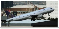 United Airlines Airbus A-320-232 N448UA