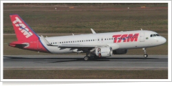 TAM Airlines Airbus A-320-214 PR-TYA