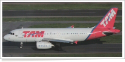 TAM Airlines Airbus A-319-132 PT-TMF