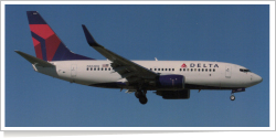 Delta Air Lines Boeing B.737-732 N304DQ